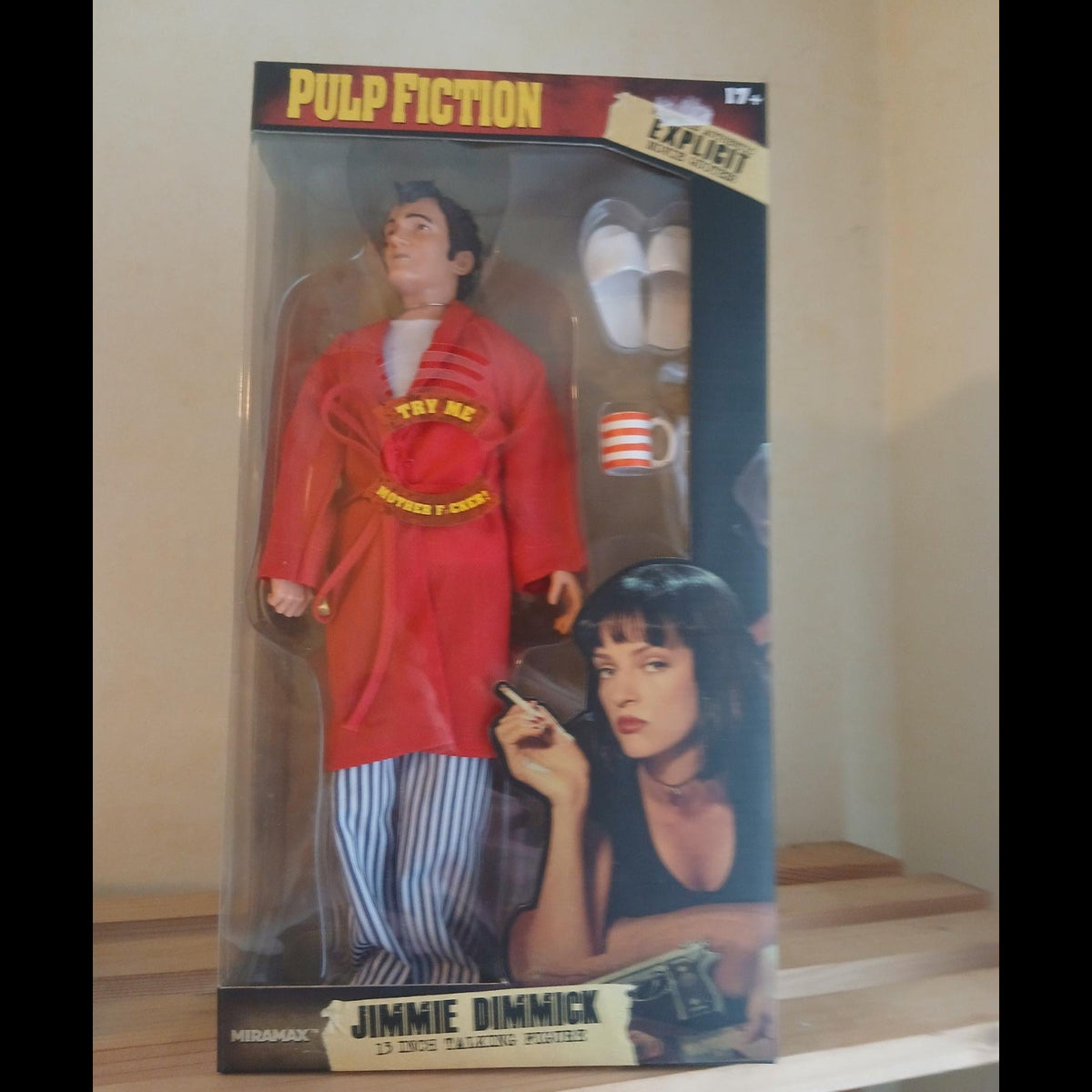 figurine pulp fiction
