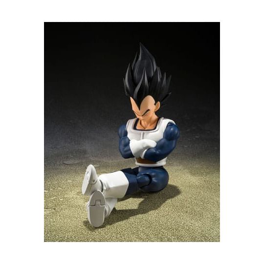 Figurine de collection Vegeta assise, bras croisés, exclusive Sanctuary Collector