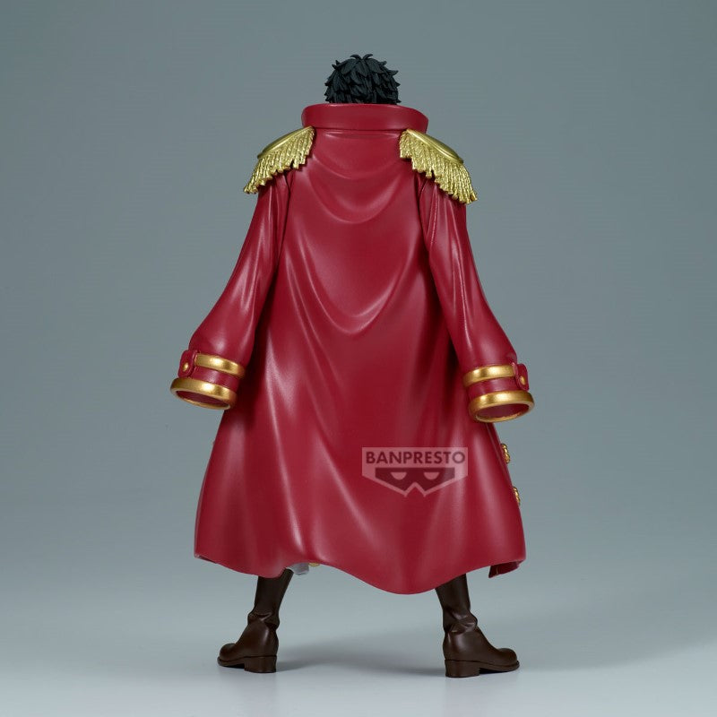 Figurine de collection Banpresto, personnage en manteau rouge avec épaulettes dorées, exclusivité Sanctuary Collector